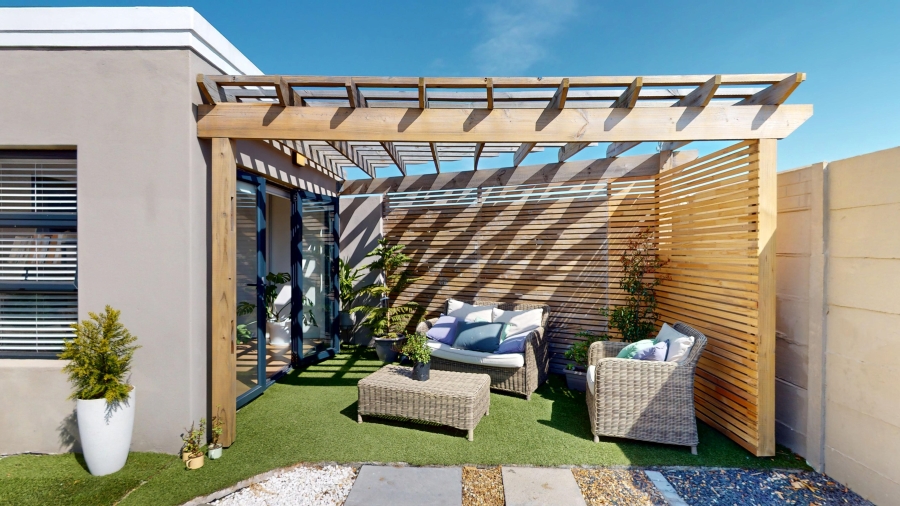 4 Bedroom Property for Sale in Rondevlei Park Western Cape